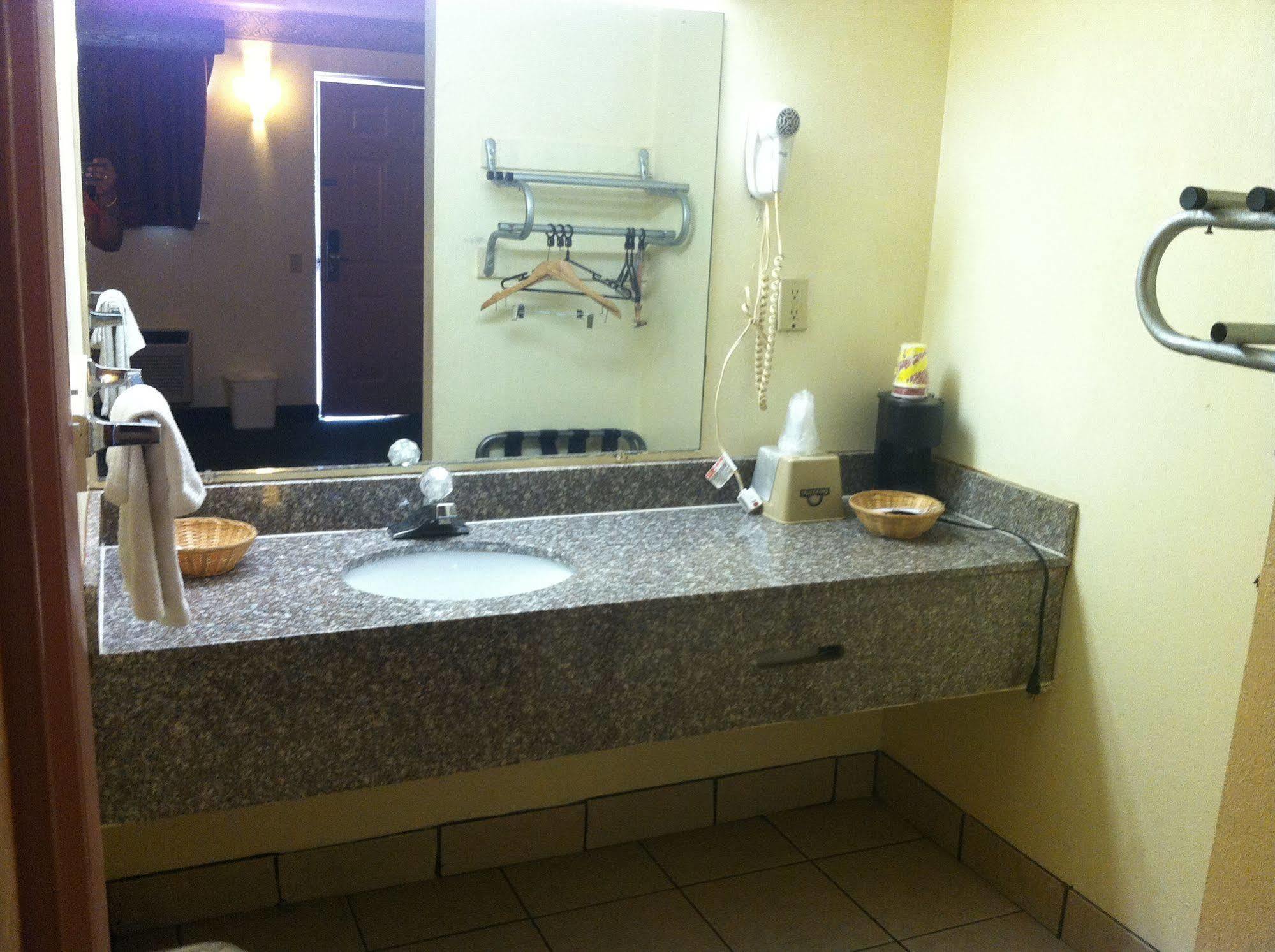 Motel 6 Calera المظهر الخارجي الصورة
